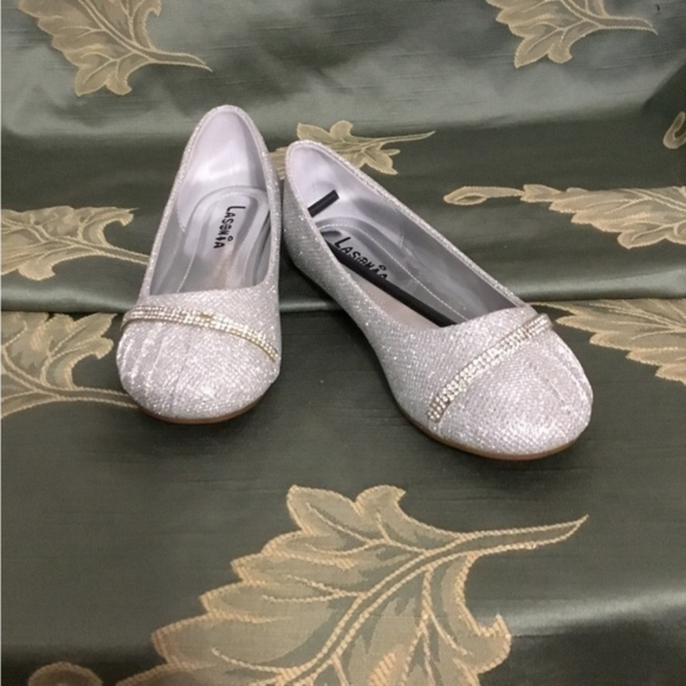 Glitzy Sparkly Flat Loafers Little Girl Sz 3  NWT
